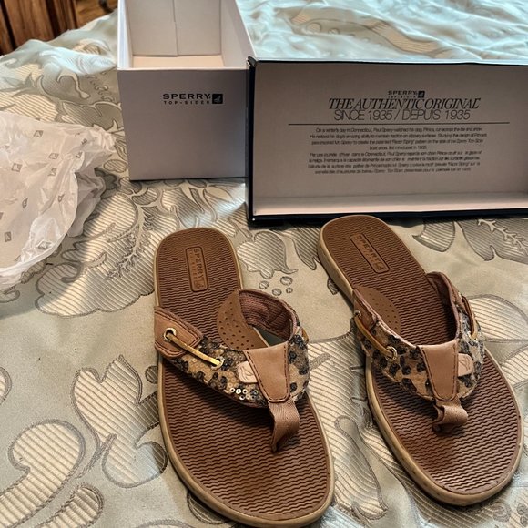 Sperry Flip Flop Sandals- Brand New with Leopard Print- Size 6 - Picture 2 of 3